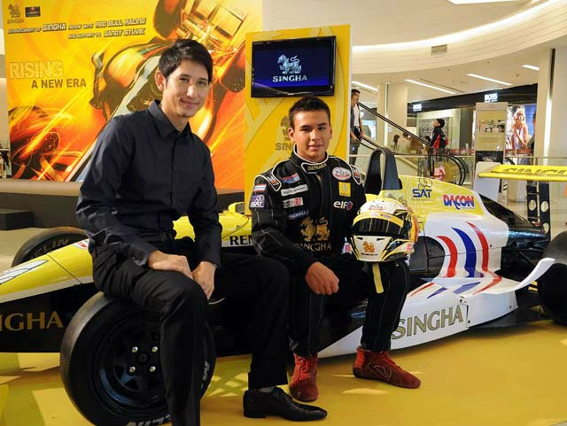 "สิงห์" ดัน "แซนดี้" ชิงแชมป์ ฟอร์มูล่าเรโนลต์ ยูโรคัพ2011