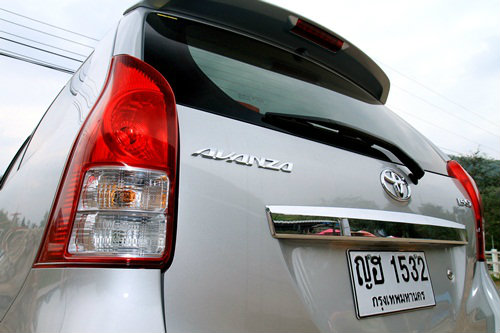  TOYOTA AVANZA  