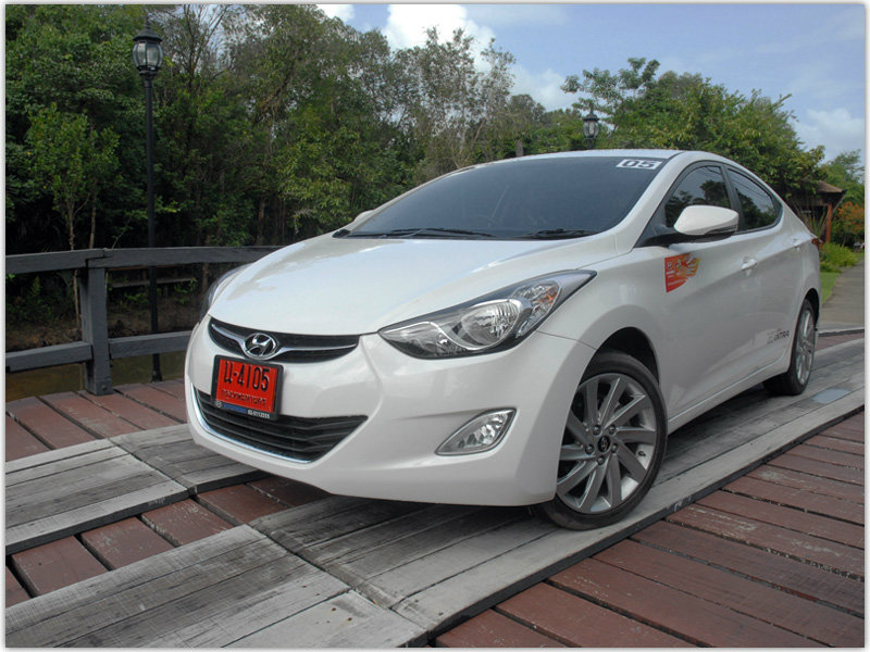  Hyundai Elantra