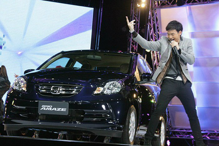 ตรวจแถวรถใหม่  Motor Expo 2012