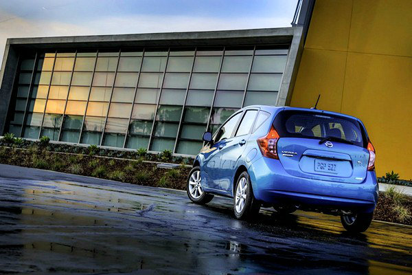 2013 Nisssn Versa Note