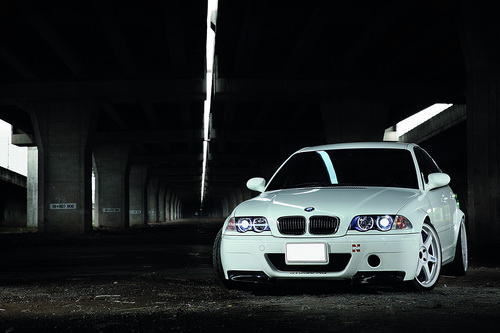 BMW สองตัวโหดในร่างทรง CSL