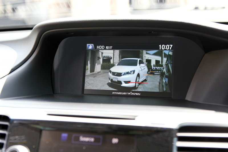 ทดสอบรถยนต์  Honda Accord  ใหม่ 