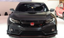 2017 - 2018 Honda Civic Type R คันจริงที่ปารีสมอเตอร์โชว์