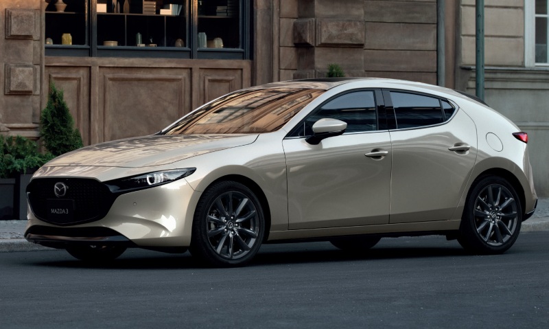 Mazda3 2022 ใหม่ เพิ่มสี Platinum Quartz ใส่ออปชันแน่น ราคาเริ่ม 979,000 บาท