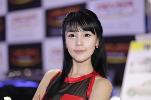 Lee Ji Woo ขาว ๆ เนียน เนียน