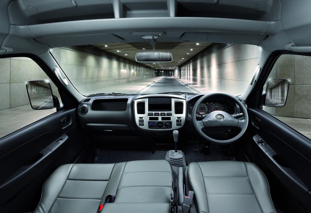 2011 Nissan urvan เบนซิน