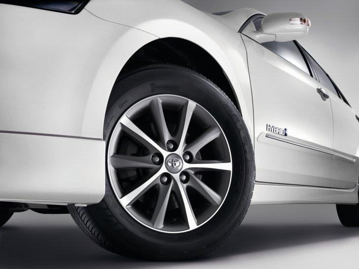 Toyota Camry Hybrid Extremo