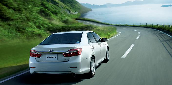 Toyota Camry Hybrid  2012