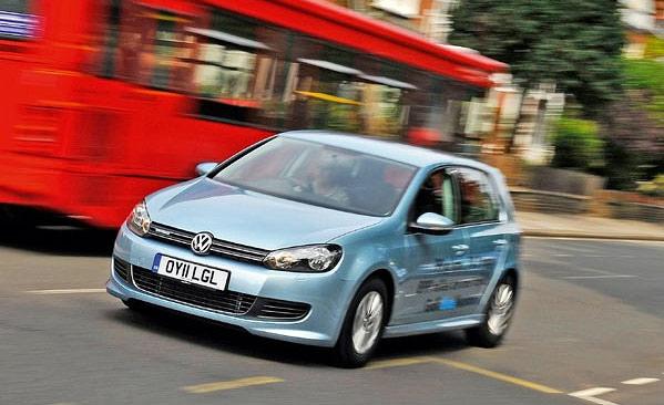  อันดับที่ 2 Volkswagen golf 1.6 TDI  Bluemotion 