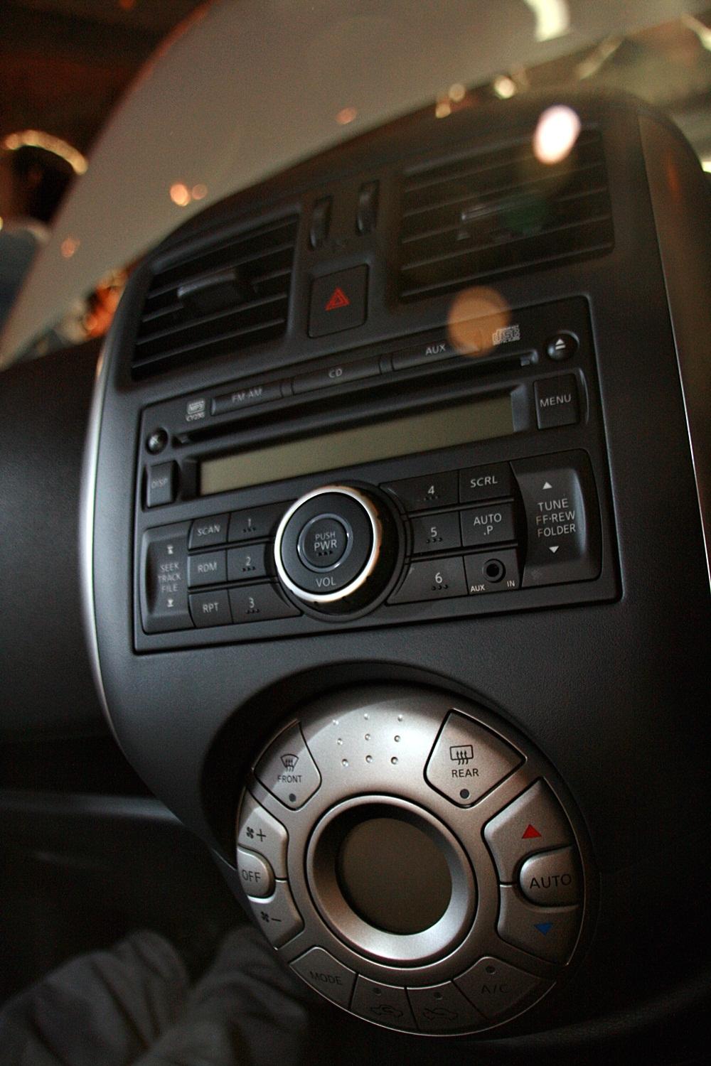 นิสสัน อัลเมร่าใหม่ (Nissan Almera)