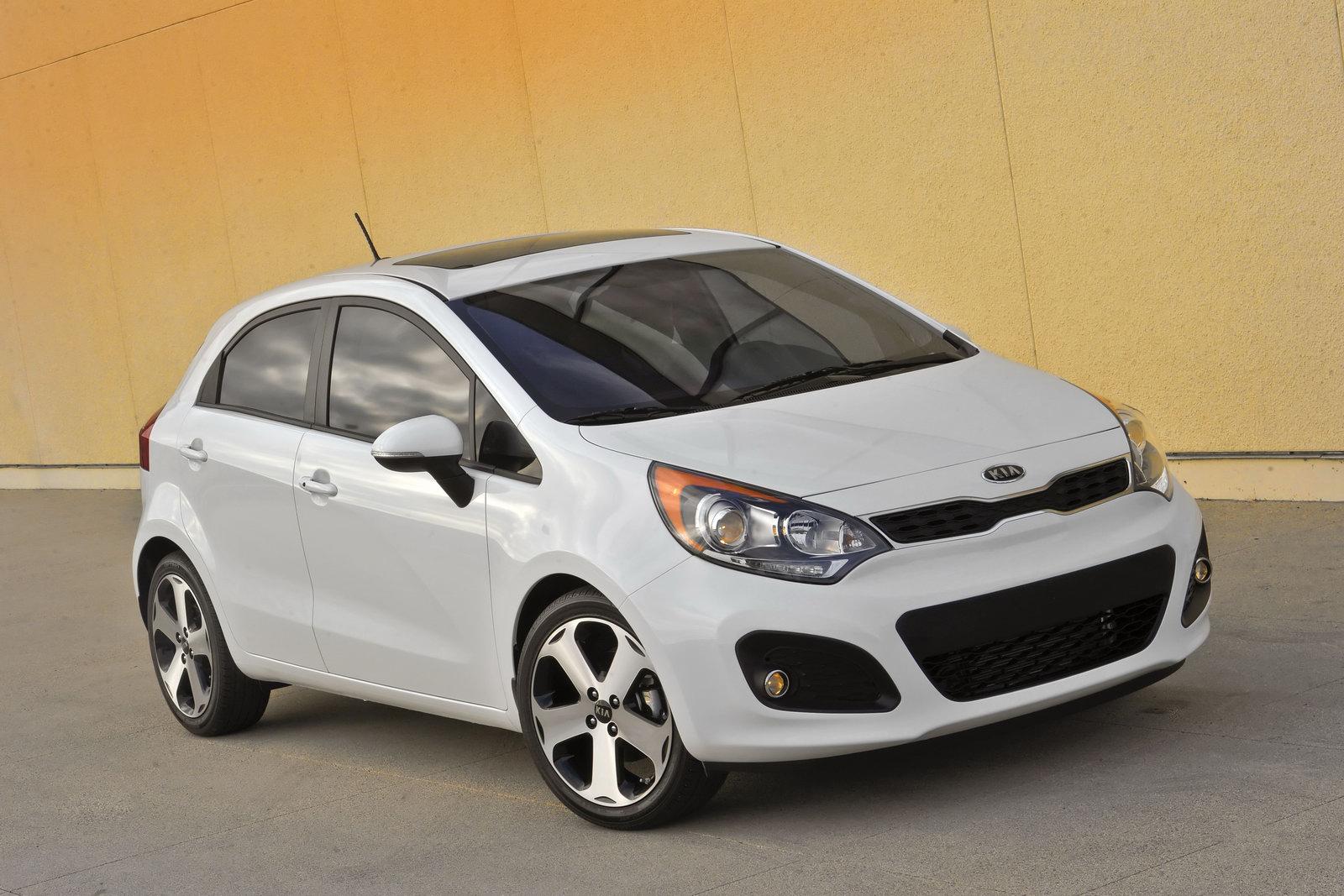 kia rio -motor expo 2011