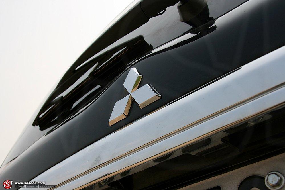 Mitsubishi Pajero Sport  GT 2WD