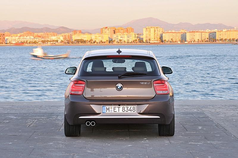 BMW Series 1  3 ประตู