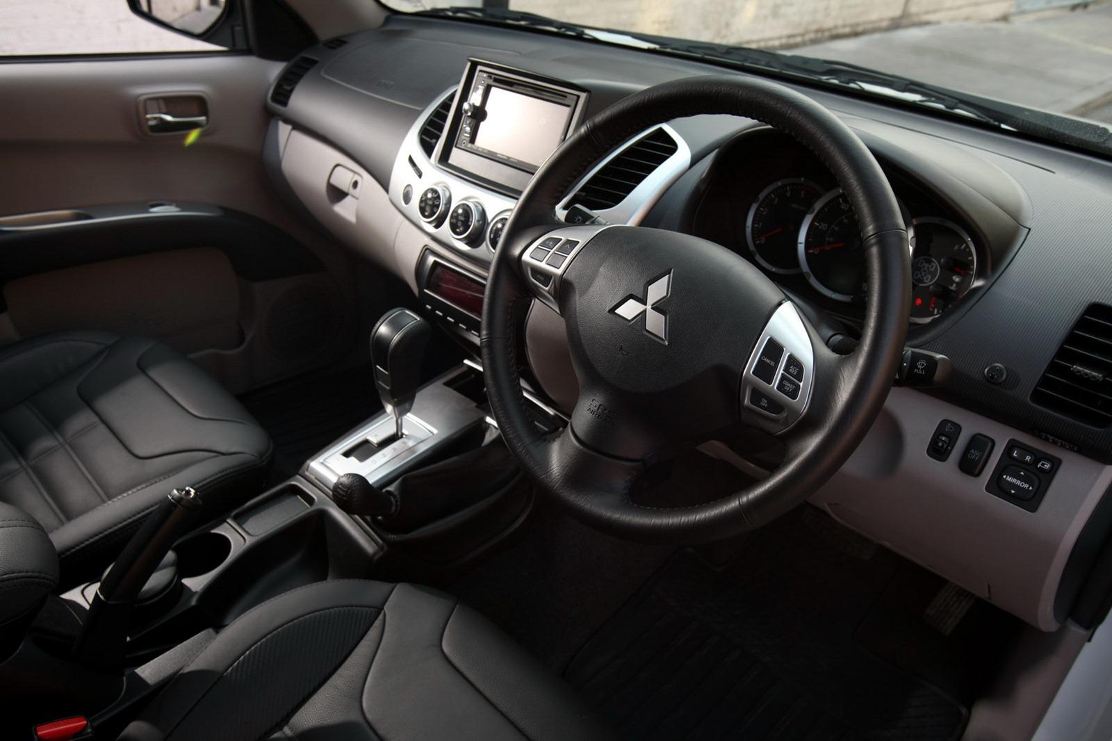 Mitsubishi L 200 Barbarian Black   