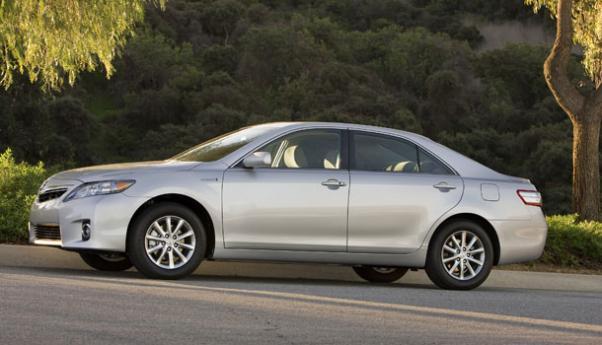 อันดับที่ 6  Toyota Camry Hybid