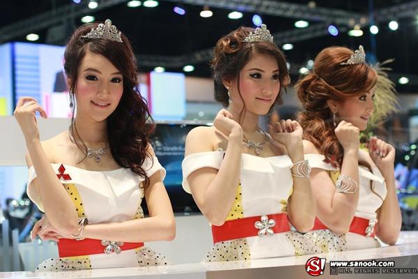 พริตตี้ MITSUBISHI Motor Expo 2012