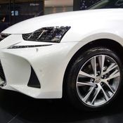 2017 Lexus IS300h