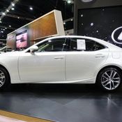 2017 Lexus IS300h