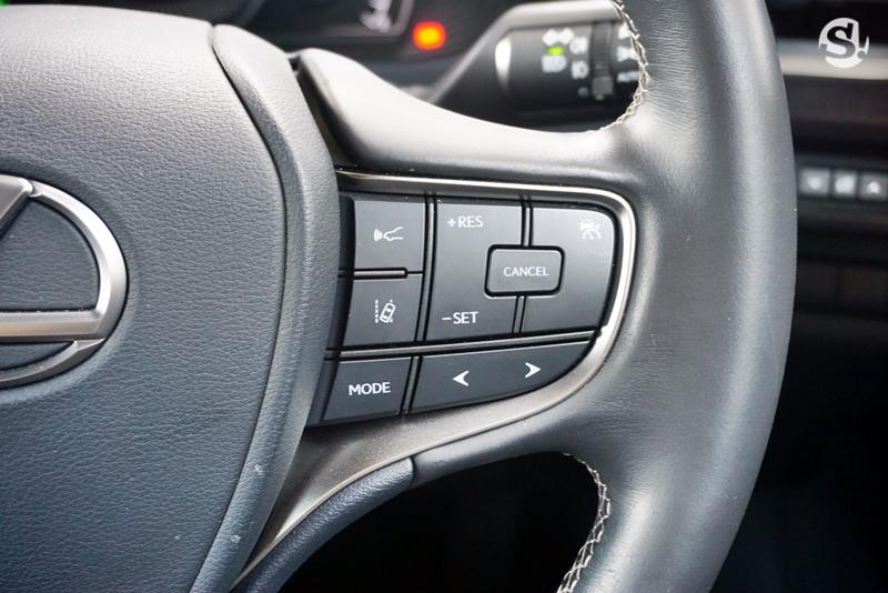 Lexus UX250h Grand Luxury 2019