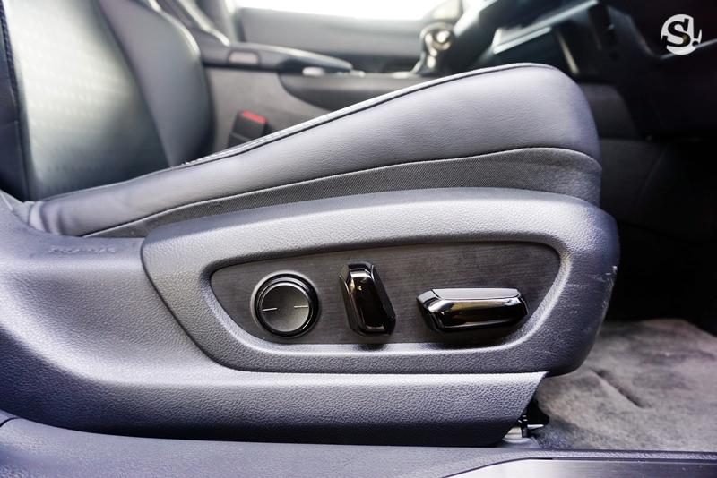 Lexus UX250h Grand Luxury 2019