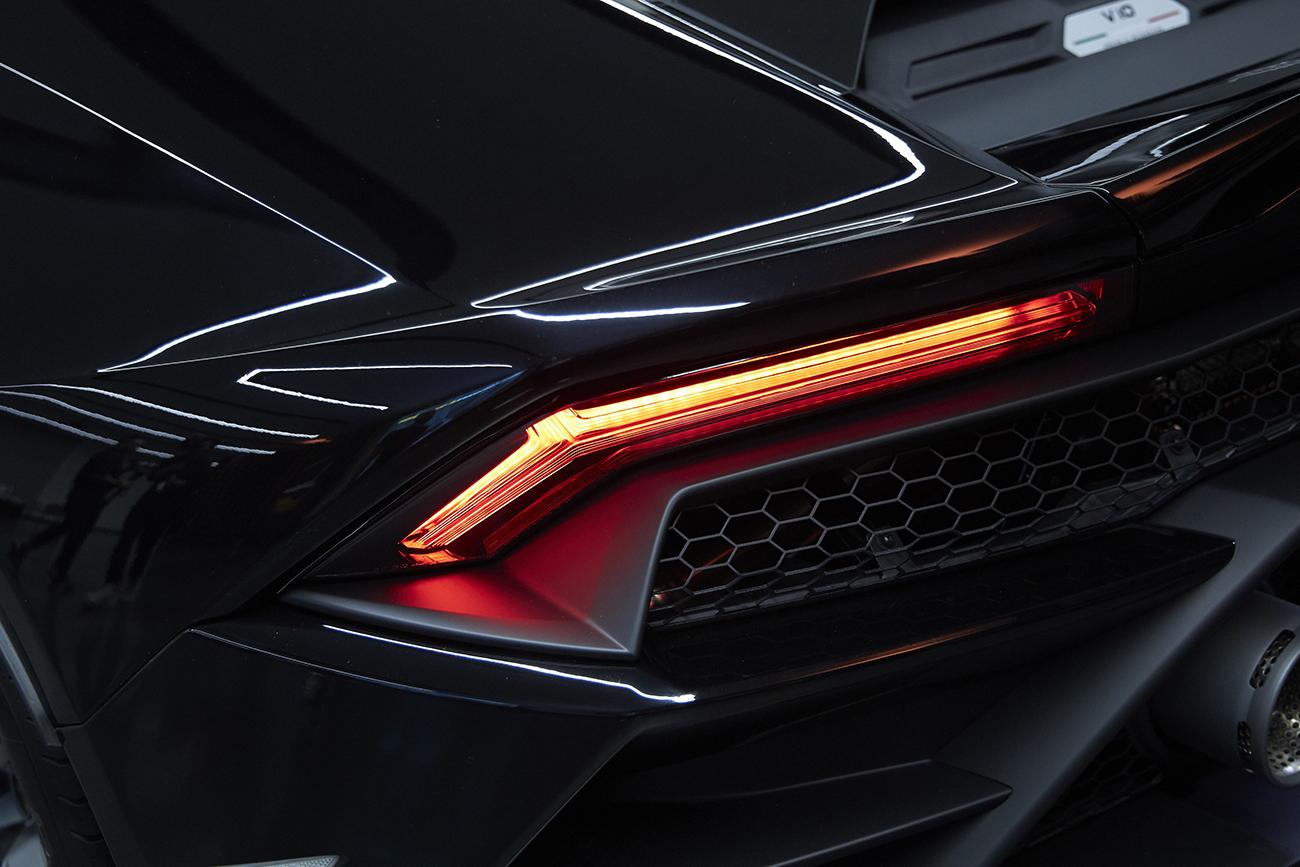 รู้จัก Lamborghini Huracán EVO คันแรกในไทยที่ น็อต วิศรุต ไปรับมอบถึงโรงงานที่อิตาลี