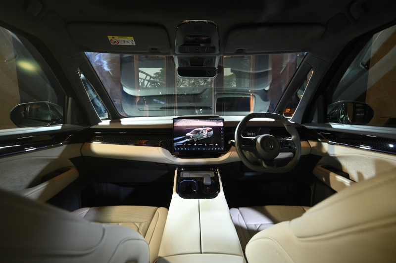 ZEEKR 009 รุ่น Premium AWD (7-Seater)