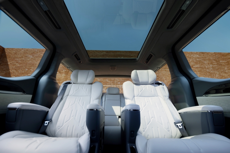 ZEEKR 009 รุ่น Premium AWD (7-Seater)