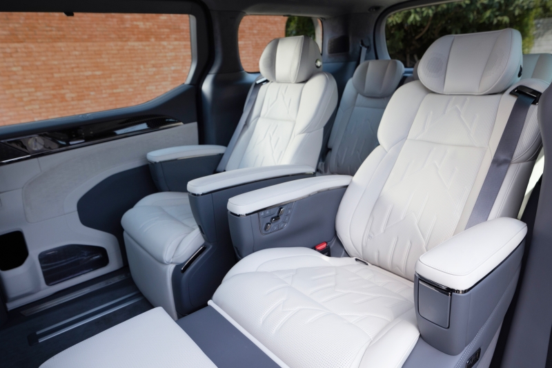 ZEEKR 009 รุ่น Premium AWD (7-Seater)