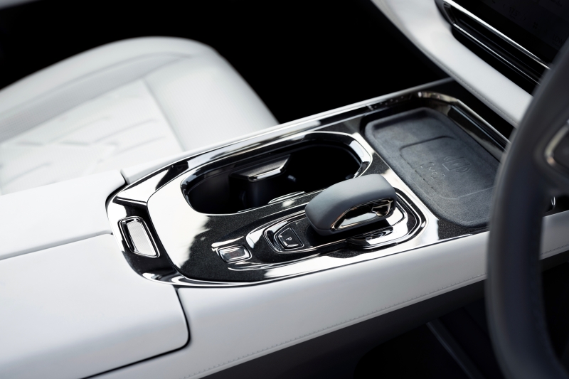 ZEEKR 009 รุ่น Premium AWD (7-Seater)