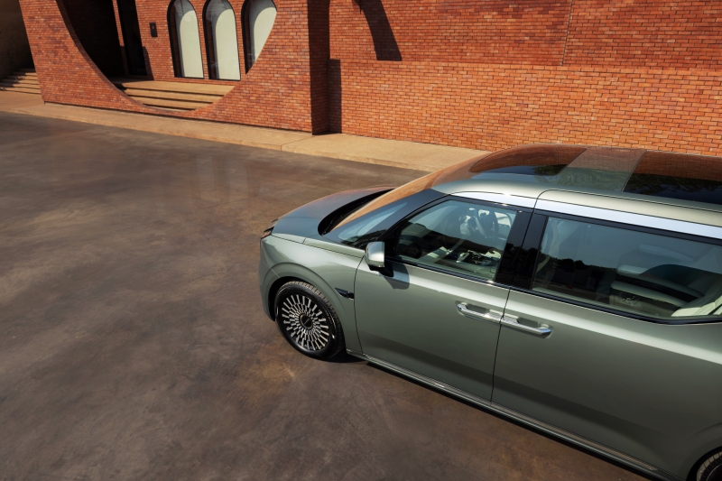 ZEEKR 009 รุ่น Premium AWD (7-Seater)