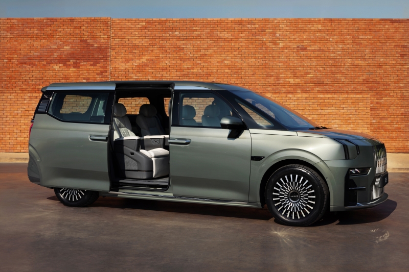 ZEEKR 009 รุ่น Premium AWD (7-Seater)