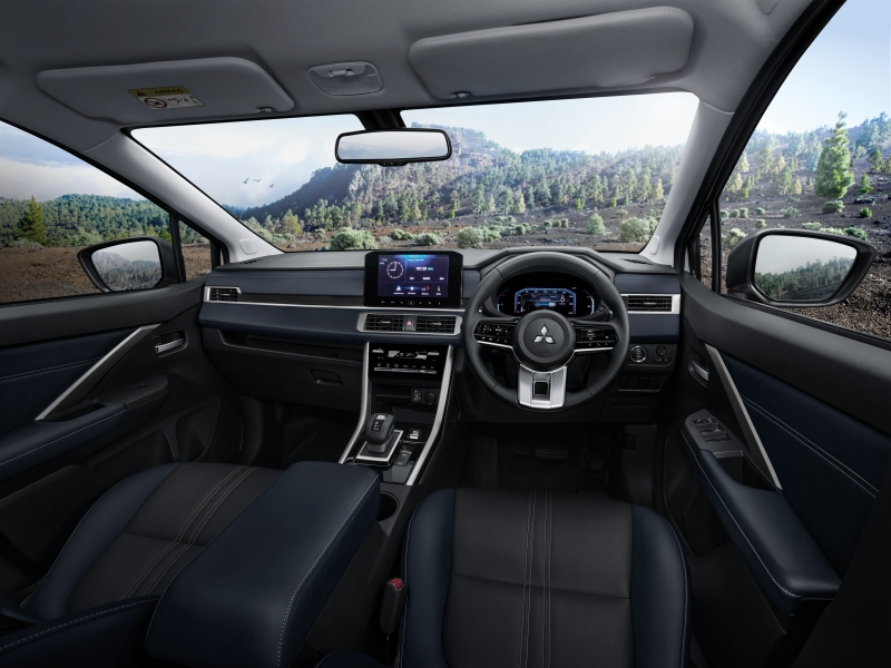 Mitsubishi Xpander HEV PLAY และ Xpander Cross HEV PLAY