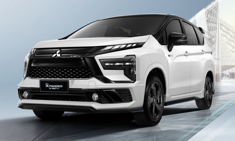 Mitsubishi Xpander HEV PLAY และ Xpander Cross HEV PLAY