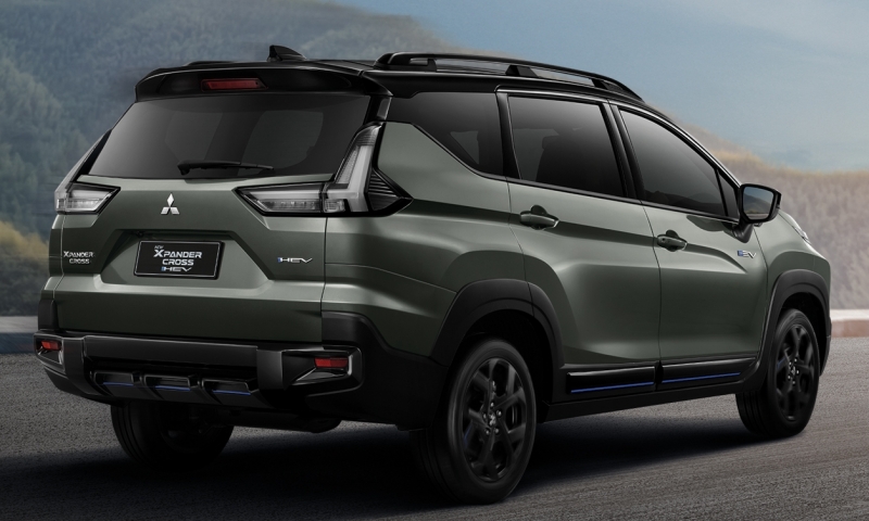 Mitsubishi Xpander HEV PLAY และ Xpander Cross HEV PLAY