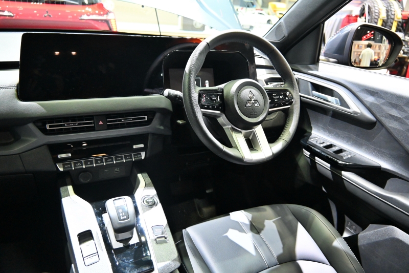 Mitsubishi XFORCE HEV 2025