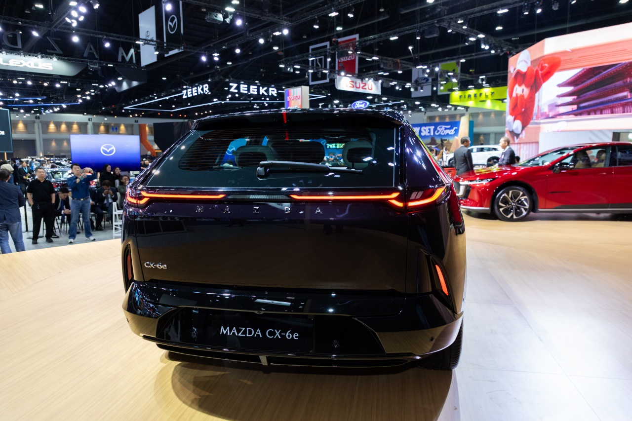 Mazda CX-6e