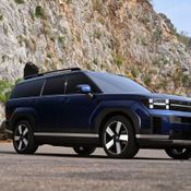 Hyundai Santa Fe Hybrid With HTRAC AWD