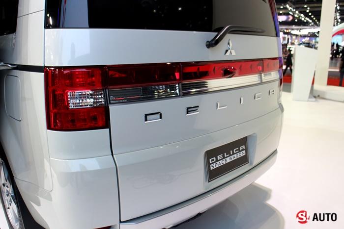 Mitsubishi Delica Space Wagon 