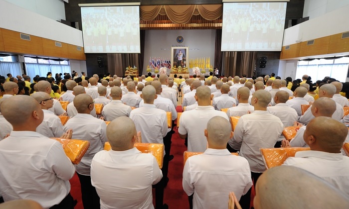 ม.หอการค้าไทยจัดโครงการบรรพชาอุปสมบทหมู่ 110 รูป เฉลิมพระเกียรติในหลวงรัชกาลที่10
