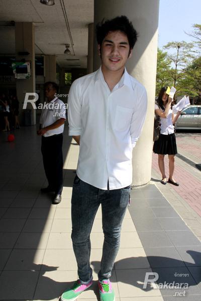 ไอซ์ วราภัทร์