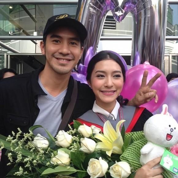 มิว นิษฐา รับปริญญา