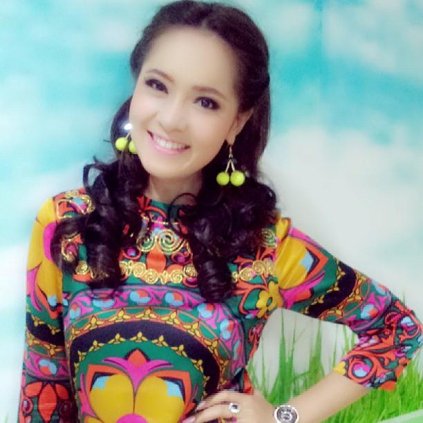 เมจิ คัดกิ่งรักส์