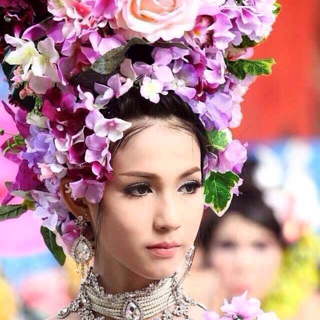 โยชิ มัธยมวัดธาตุทอง