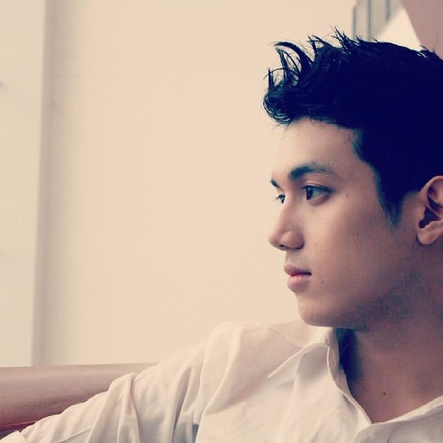 เพชร นพรัตน์ 