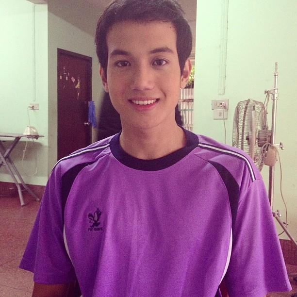 เพชร นพรัตน์ 