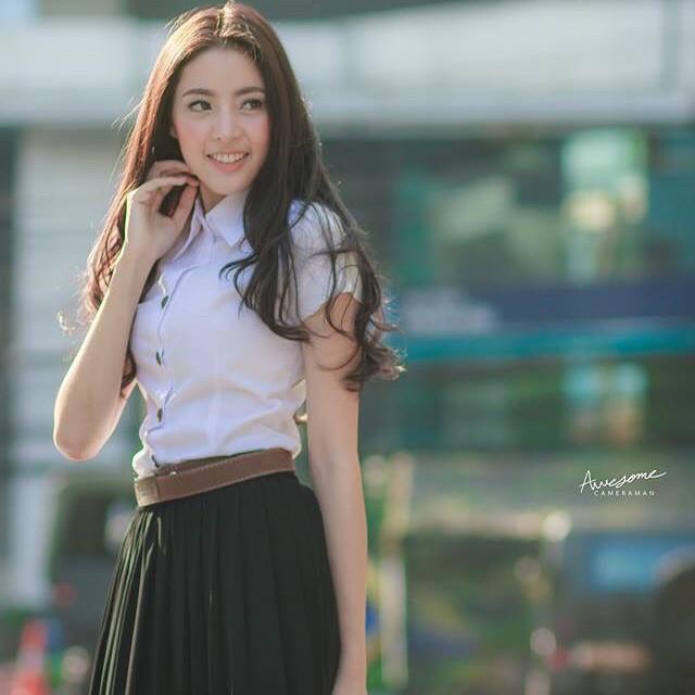 ณมน พัชรวลัย