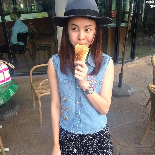 น้องสาว ออม สุชาร์