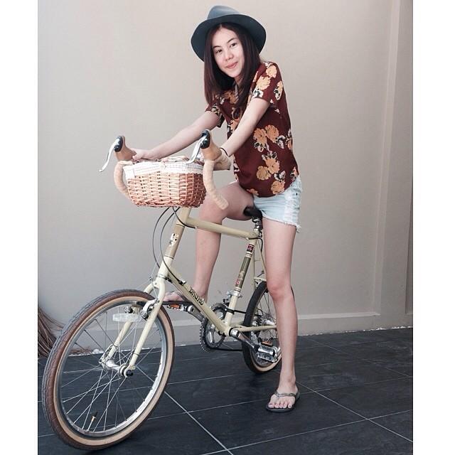 น้องสาว ออม สุชาร์