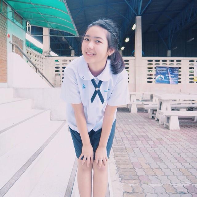 พลอย นางเอกอาบัติ